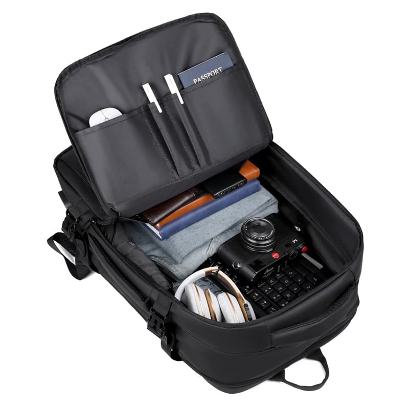 6904 Backpack Interior Presentation