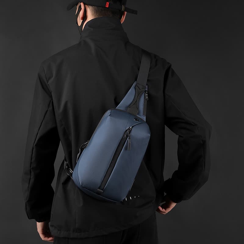 1265 Chest Man Bag Model Blue Back Display