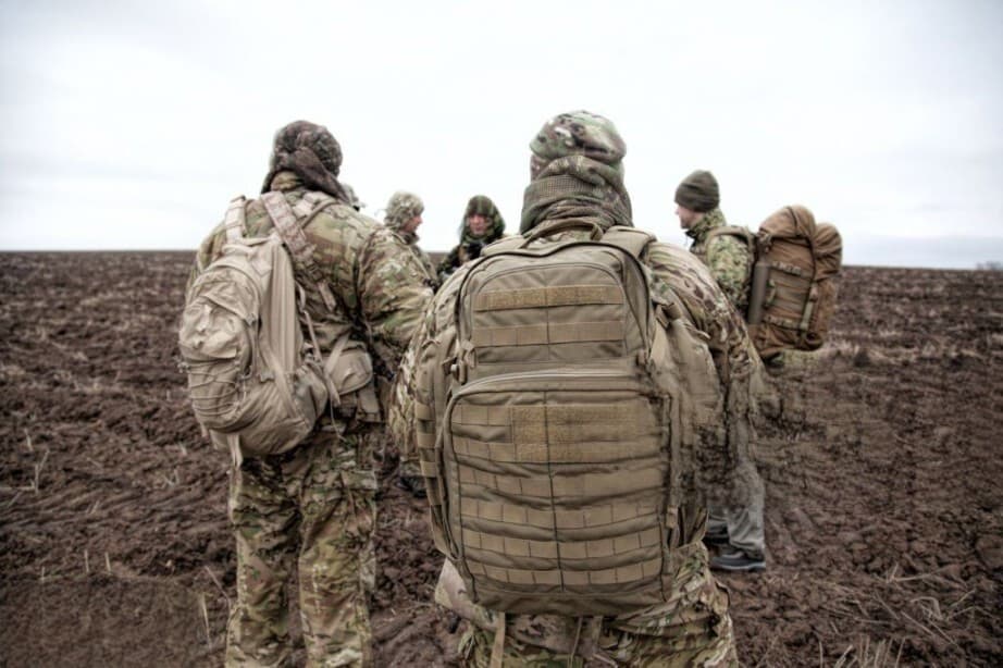 Types Of Military Backpacks Soldiers With Backpacks